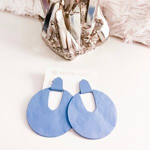 Kendra Scott Diane Matte Earrings In Periwinkle